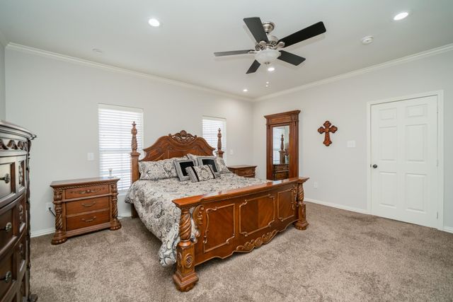 1223 Pine St, Kilgore, TX 75662