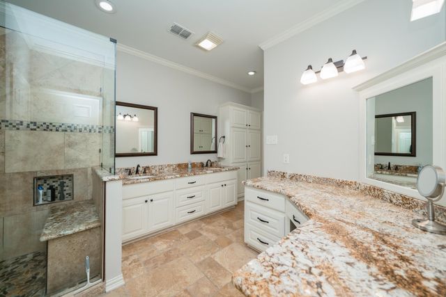 1223 Pine St, Kilgore, TX 75662