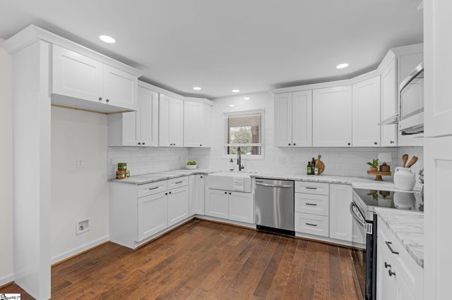 16 Hoppin John Lane, Taylors, SC 29687