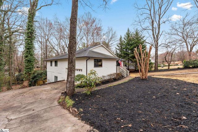 16 Hoppin John Lane, Taylors, SC 29687