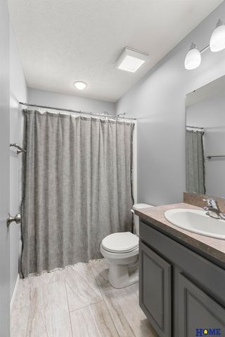 8020 S 58th Street, Lincoln, NE 68516