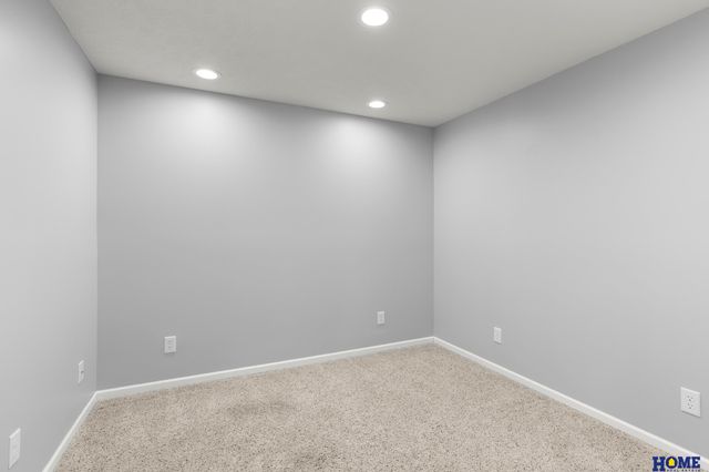 8020 S 58th Street, Lincoln, NE 68516