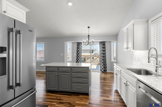 8020 S 58th Street, Lincoln, NE 68516