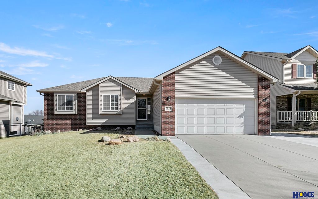 8020 S 58th Street, Lincoln, NE 68516