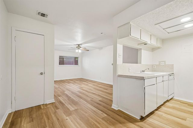 2413 Leon ST 104, Austin, TX 78705