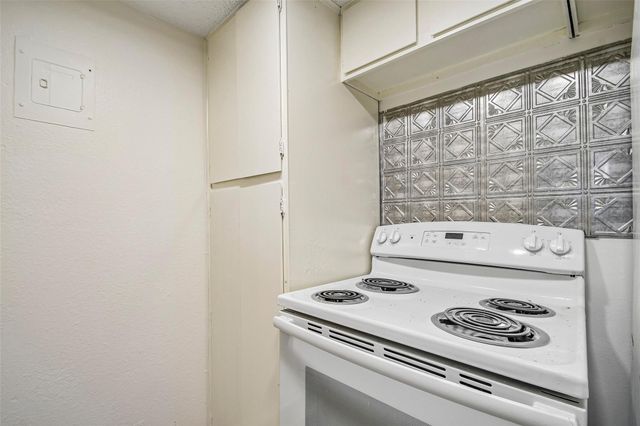 2413 Leon ST 104, Austin, TX 78705
