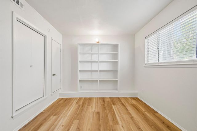 2413 Leon ST 104, Austin, TX 78705