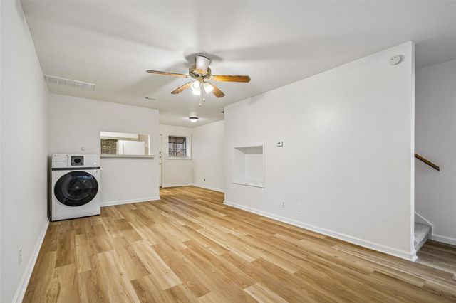 2413 Leon ST 104, Austin, TX 78705