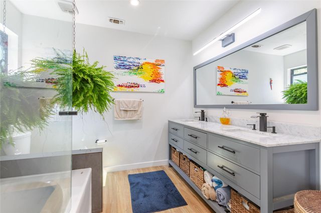 1300 Old Cedar LN, Austin, TX 78758