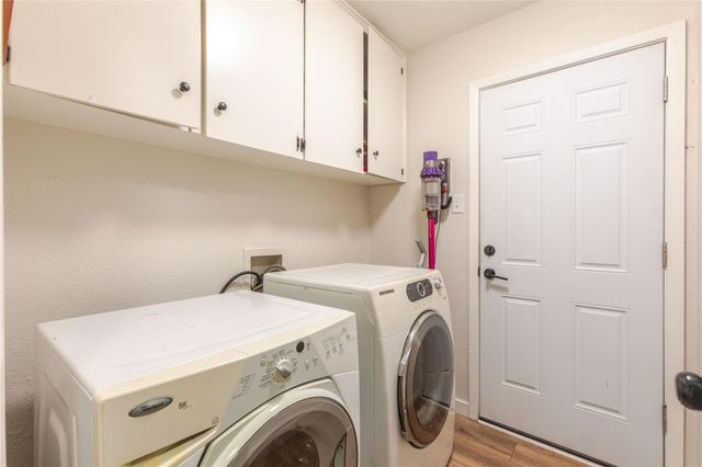 1300 Old Cedar LN, Austin, TX 78758