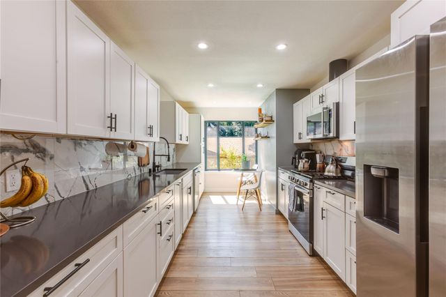 1300 Old Cedar LN, Austin, TX 78758