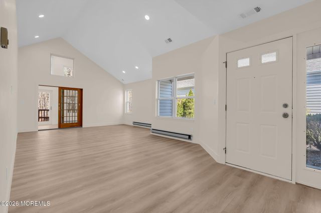 136 Longwood Drive, Manahawkin, NJ 08050