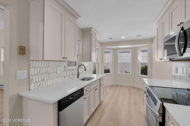 136 Longwood Drive, Manahawkin, NJ 08050