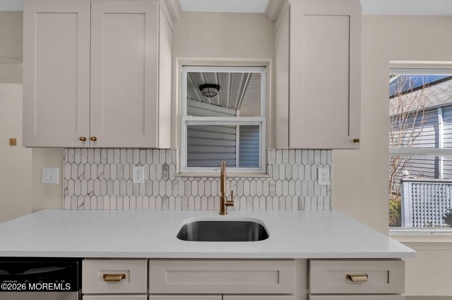 136 Longwood Drive, Manahawkin, NJ 08050