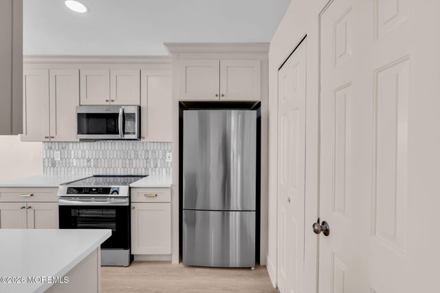 136 Longwood Drive, Manahawkin, NJ 08050