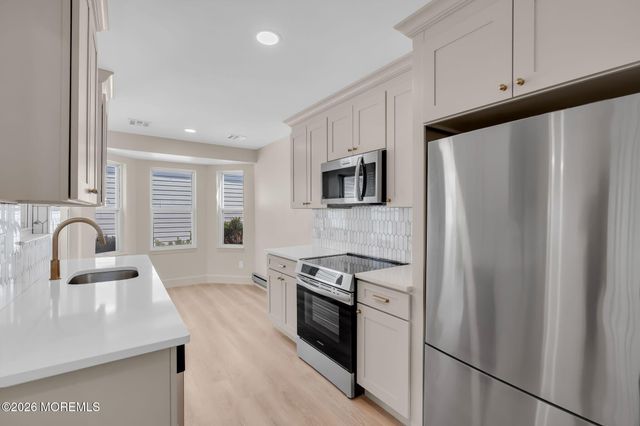 136 Longwood Drive, Manahawkin, NJ 08050