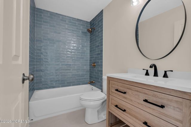 136 Longwood Drive, Manahawkin, NJ 08050