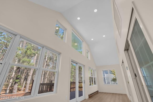 136 Longwood Drive, Manahawkin, NJ 08050