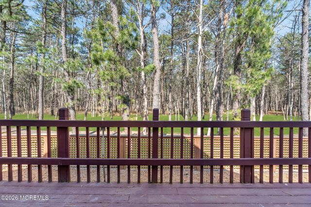 136 Longwood Drive, Manahawkin, NJ 08050
