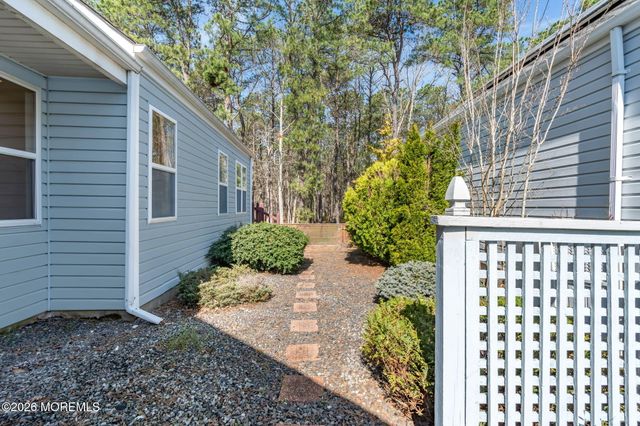 136 Longwood Drive, Manahawkin, NJ 08050