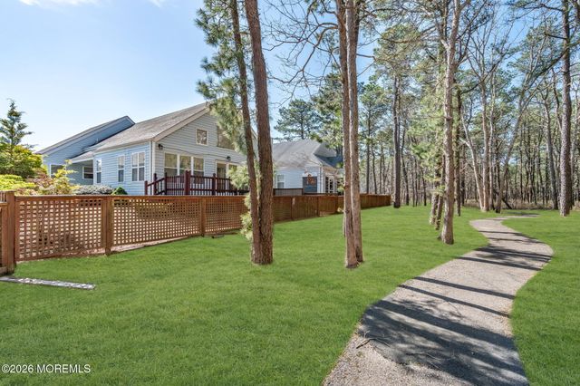 136 Longwood Drive, Manahawkin, NJ 08050