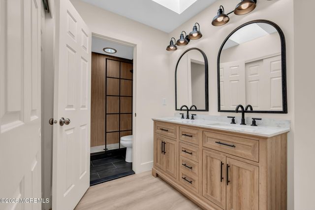 136 Longwood Drive, Manahawkin, NJ 08050