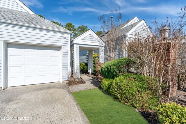 136 Longwood Drive, Manahawkin, NJ 08050