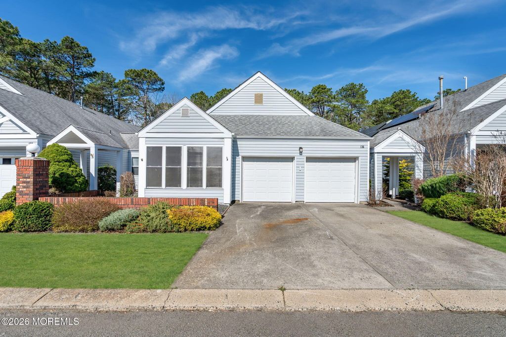 136 Longwood Drive, Manahawkin, NJ 08050