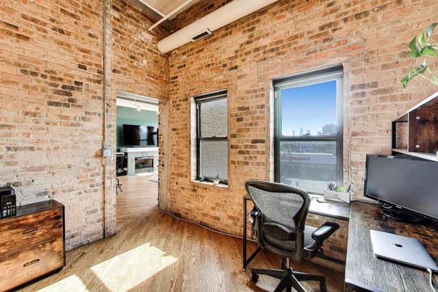 1400 N Milwaukee Avenue 305, Chicago, IL 60622