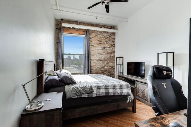 1400 N Milwaukee Avenue 305, Chicago, IL 60622
