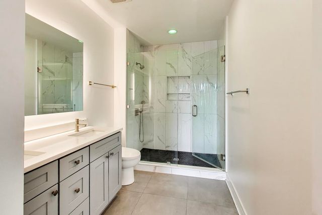 1400 N Milwaukee Avenue 305, Chicago, IL 60622
