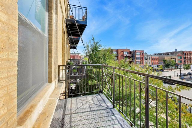 1400 N Milwaukee Avenue 305, Chicago, IL 60622