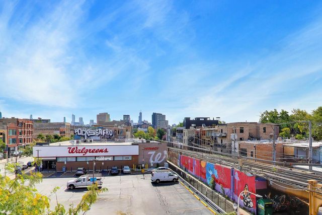 1400 N Milwaukee Avenue 305, Chicago, IL 60622