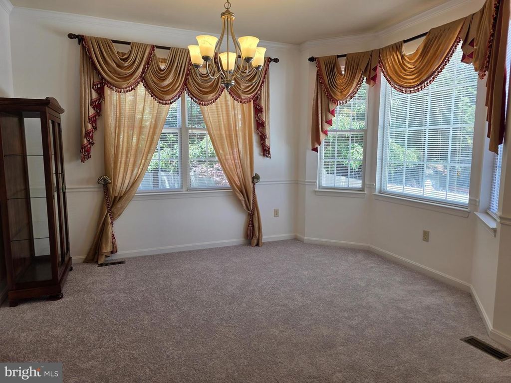 Image 13 of property listing at 7902 ROSEBUD CT, Severn, MD 21144