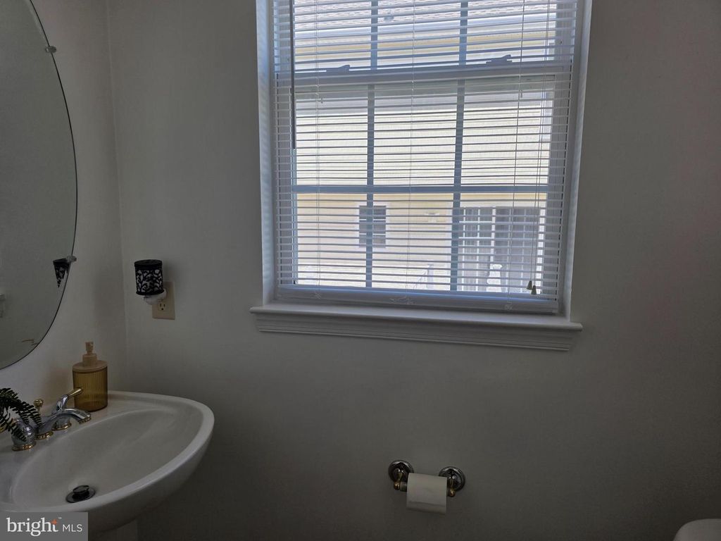 Image 14 of property listing at 7902 ROSEBUD CT, Severn, MD 21144