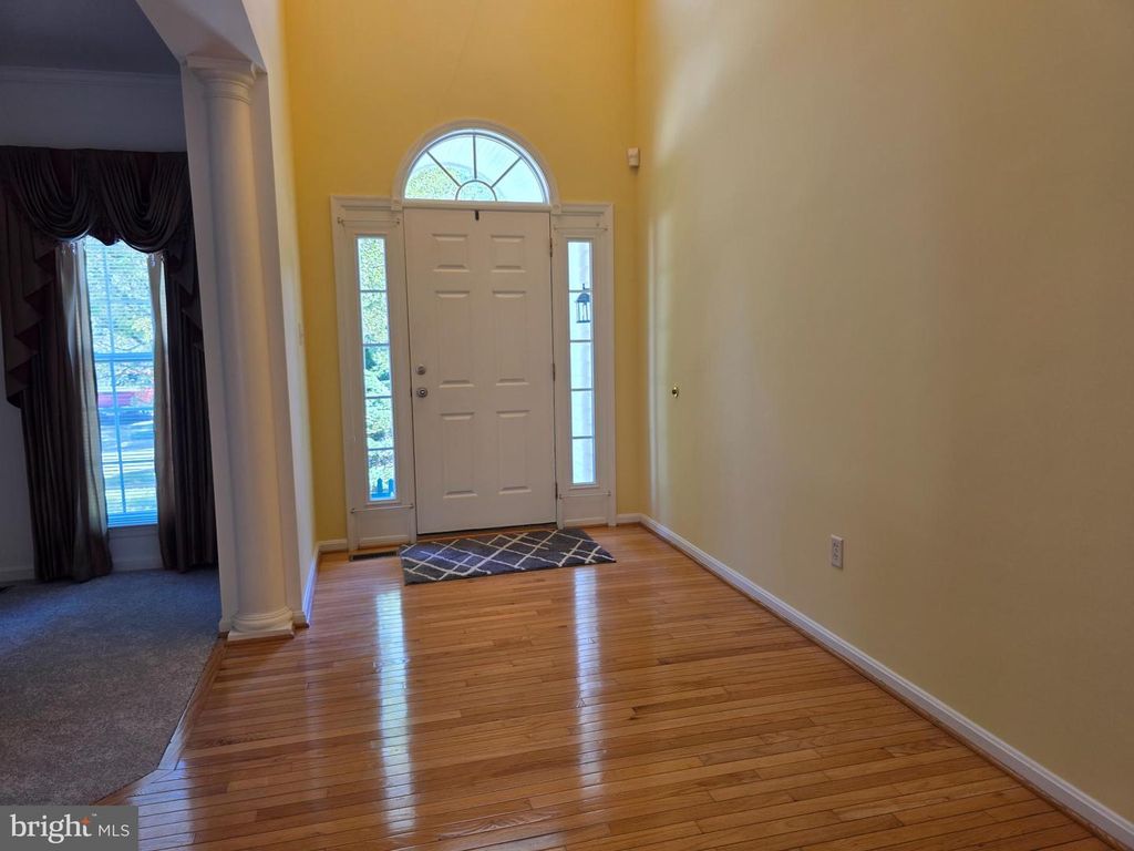 Image 2 of property listing at 7902 ROSEBUD CT, Severn, MD 21144