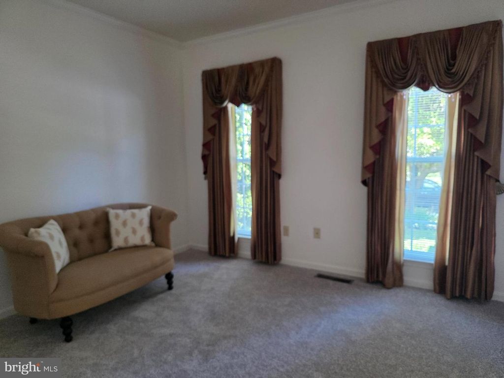 Image 6 of property listing at 7902 ROSEBUD CT, Severn, MD 21144