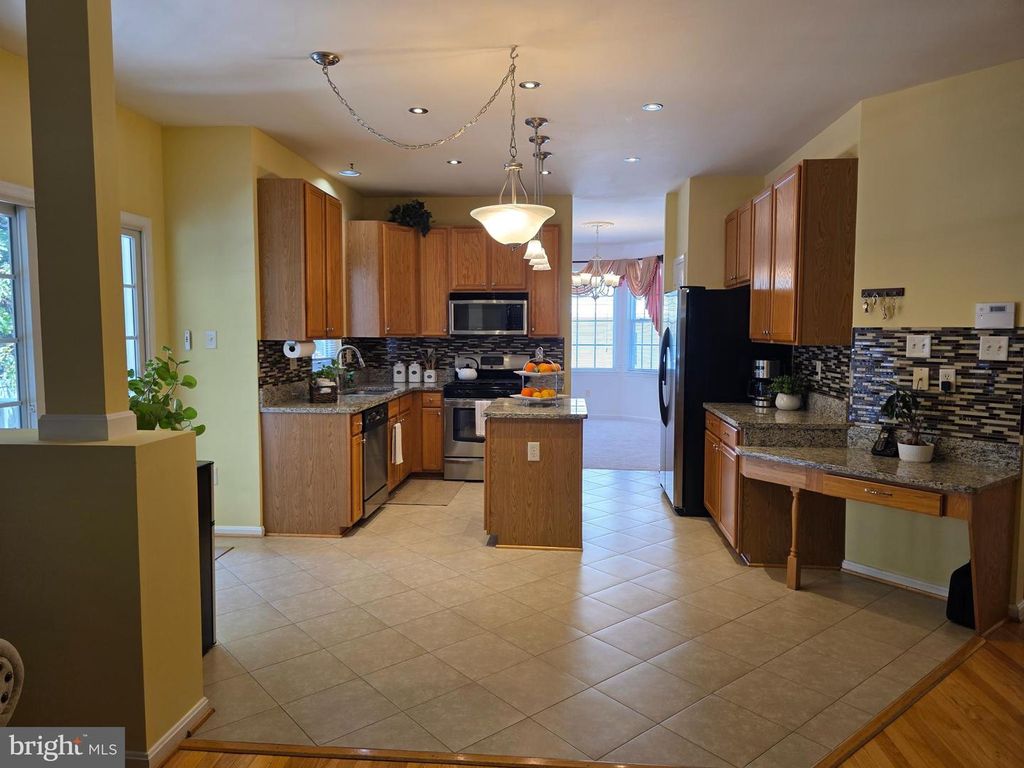 Image 8 of property listing at 7902 ROSEBUD CT, Severn, MD 21144