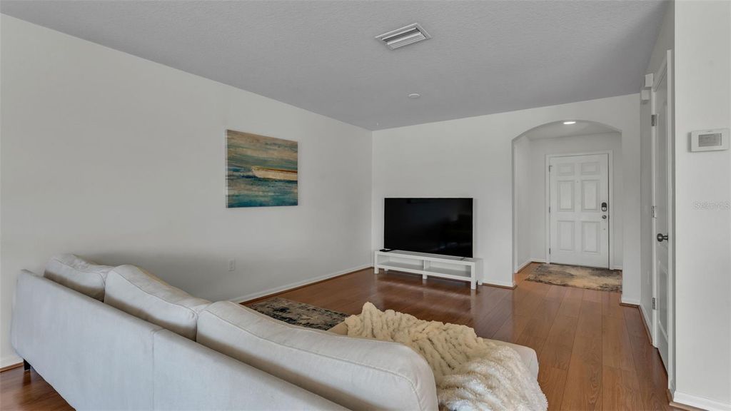 Image 6 of property listing at 2447 LADOGA DRIVE, Lakeland, FL 33805