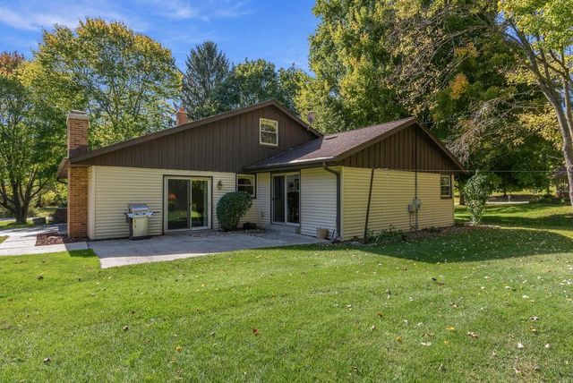 4264 Kennedy CIRCLE S, Colgate, WI 53017