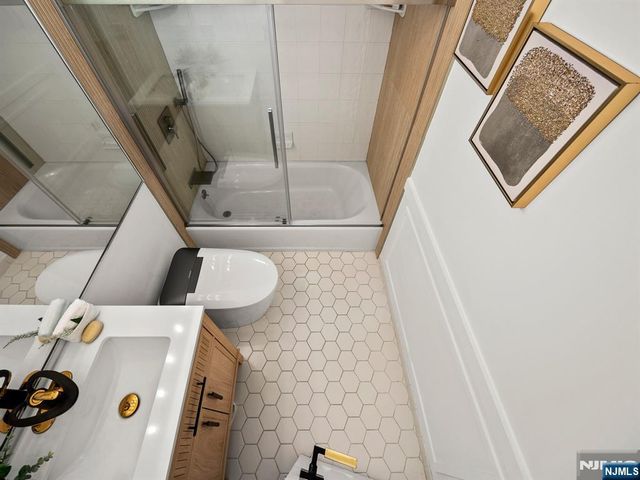 126 Skillman Terrace, Saddle Brook, NJ 07663