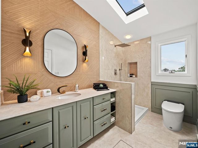 126 Skillman Terrace, Saddle Brook, NJ 07663