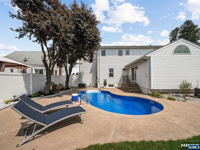 126 Skillman Terrace, Saddle Brook, NJ 07663