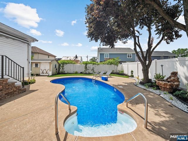126 Skillman Terrace, Saddle Brook, NJ 07663