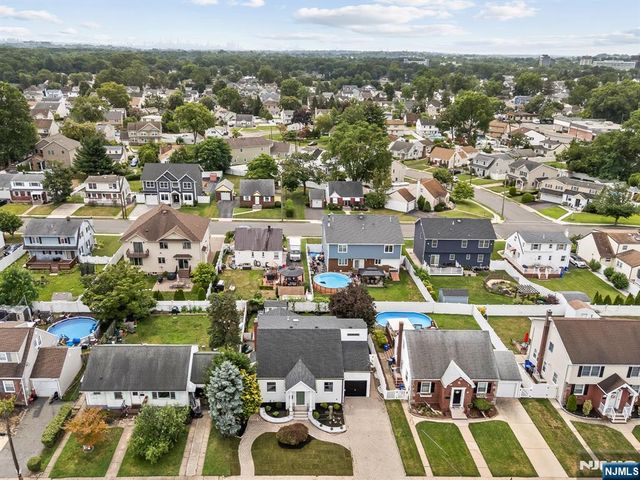 126 Skillman Terrace, Saddle Brook, NJ 07663