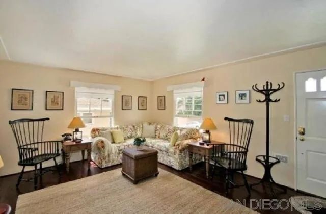 307 Rosemont, La Jolla, CA 92037