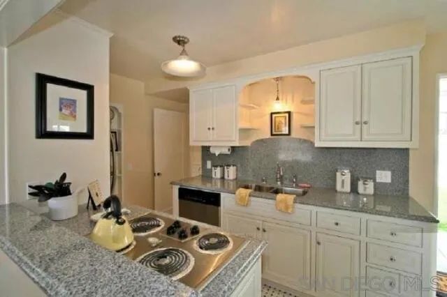 307 Rosemont, La Jolla, CA 92037