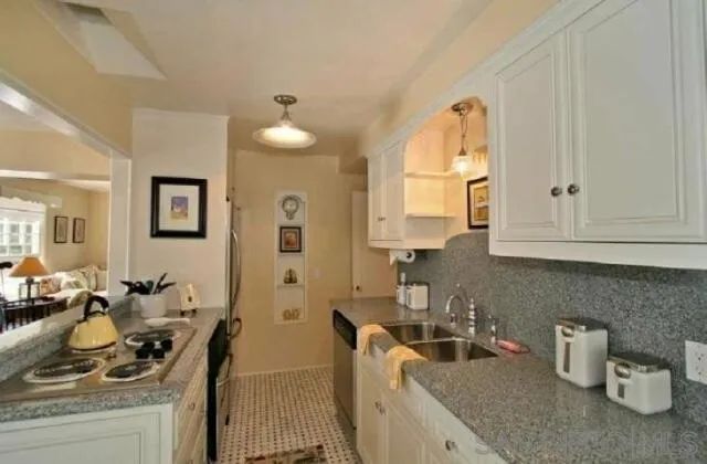 307 Rosemont, La Jolla, CA 92037