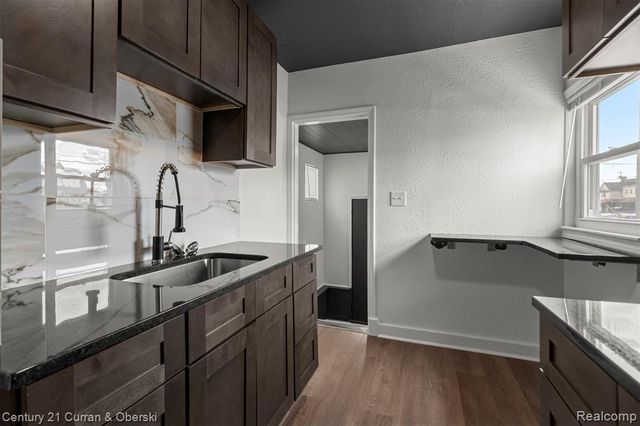 53 W Charlotte Street, Ecorse, MI 48229