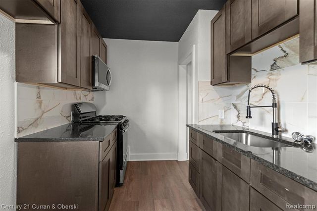 53 W Charlotte Street, Ecorse, MI 48229